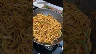 Thele Vaala CHOWMEIN 🍜❣️🍜 #shorts #chowmein #noodles #noodle #chowmeinrecipe #noodlesrecipe