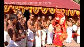 Padaveeran Theyyam @ Punnakkal (Travel Kannur Kerala Videos)