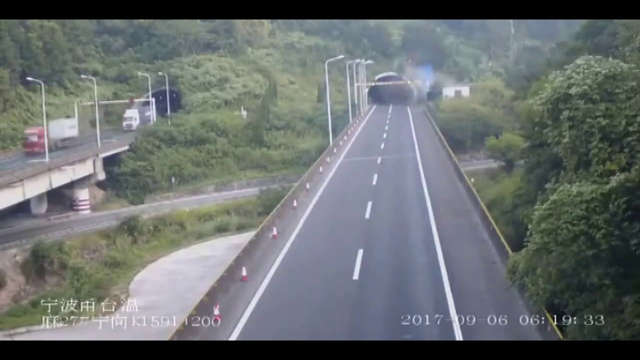 Out Of Control Lorry Ploughs Into Tunnel - YouTube