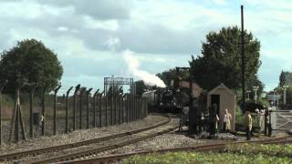 A very loud 5322 on the TPO at Didcot Railway Centre 26-08-12