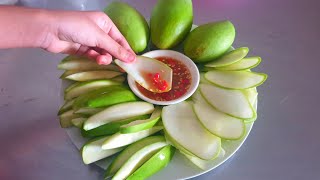 វិធីធ្វើ ស្វាយទឹកត្រីស្ករ How to make Young mango with Palm sugar chili fish sauce