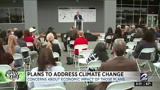 Mayor Tuner address climate change in Houston on Earth Day