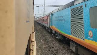 12977-ALL ERS EXP MARUSAGAR EXP crossing 01216-SWV PNVL SPL at ADAVLI.