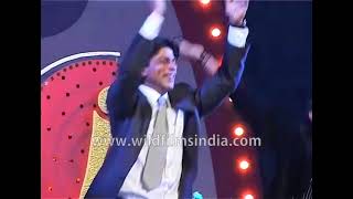 Deepika Padukone, Shah Rukh Khan, Shreyas Talpade, and Arjun Rampal dance off and hold hands!