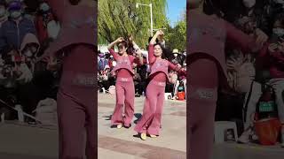 果不姐弟和妈妈舞姿美爆了 #dance #东方舞 #funny #东方舞 #肚皮舞 #广场舞 #肚皮舞 #广场舞 #duet #翻跳 #rek #街舞 #翻跳 #街舞 #kpop