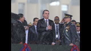 Bolsonaro fala em cerimônia pelo Dia do Soldado