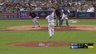 PIT@LAD: Kershaw leaps to grab comebacker, gets out