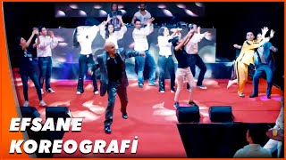 Muhteşem Sahne Performansı! | Olur Olur Türk Komedi Filmi