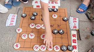 象棋大师孙浩宇伪装吃瓜群众，大爷豪言要砍瓜切菜，结局太惨了