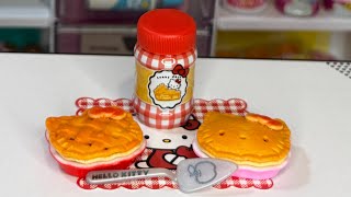 New Miniverse X Hello Kitty Putting Together! (Apple Pies)