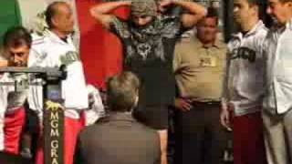 Cotto vs. Margarito weigh in