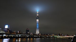 東京スカイツリー　ライトアップ　粋　　雲　流れる雲