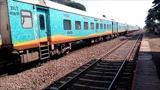 Uniform Livery Humsafer Exp capature At Kirloskarwadi