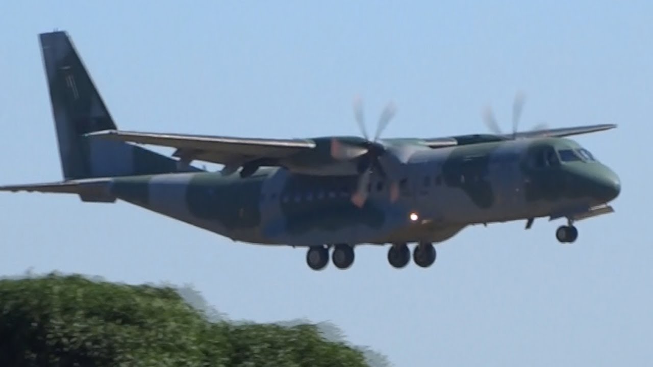 Airplanes Landing And Taking Off Video Plane Spotting Youtube