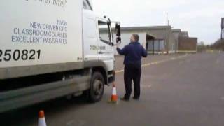 Rigid lorry reversing exercise and road driving training (Old #1)