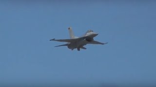 岩国基地フレンドシップデー 2017　F-16 ファイティング・ファルコン　展示飛行