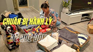 Packing luggage with my little family before returning to Vietnam.