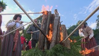 Asotes pilskalnā skan latviešu spēka dziesmas