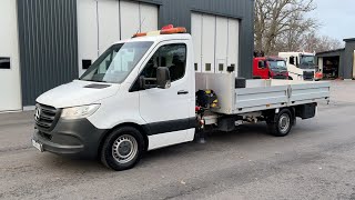 Köp Lätt lastbil Mercedes-Benz Sprinter 316 CDI med kran på Klaravik