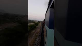 WDM 3D 17318 Ltt Hubli express volcanic engine