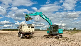 KOBELCO SK130-10 เจ้าลูกผสมลอกหน้าดินบางๆใส่สิบล้อ30ตักมีให้เห็นครับแบบนี้ EP.1744