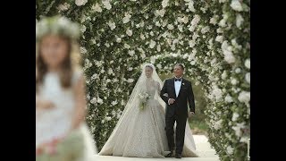 Lara Scandar's breathtaking bridal entrance !