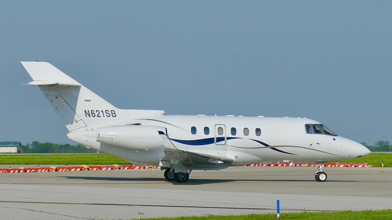 Hawker 800xp Takeoff Youtube
