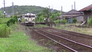 小湊鉄道　キハ40　男鹿色＆東北色