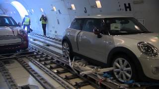 Cargo Air Freight of the new MINI - Loading and Departure | AutoMotoTV