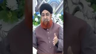 Kya Ghar Ke Mulazim Ko Zakat Di Ja Sakti Hai? | Mufti Akmal | #Shorts