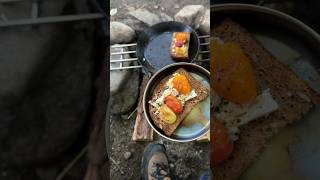 🍅焼きトマトのブルスケッタ⏩レシピはコメント欄#キャンプ飯 #camping #outdoorcooking