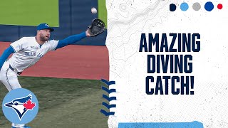 Kevin Kiermaier sprints to make an INCREDIBLE diving catch!