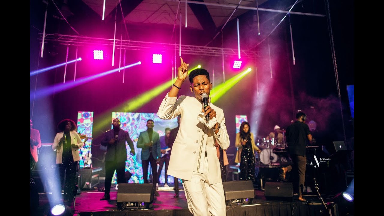 Moses Bliss - Taking Care Live | BLISS EXPERIENCE