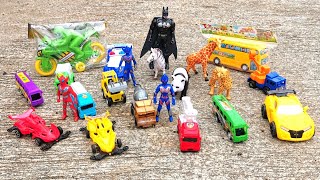 Mencari dan Mebersihkan Mobil Mobilan Ultraman Hewan Batman | Harta Karun Mainan |Truk Molen Cheetah