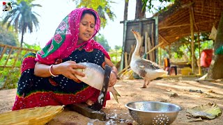 মায়ের হাতের কলা পাতায় ইলিশ মাছের ঝোল সঙ্গে বেগুন মাছের মাথা দিয়ে ধনেশাক রান্না | ilish macher jhol