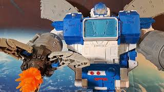 TransformersTitan Class Legacy Evolution Guardian Robot & Lunar Tread Review