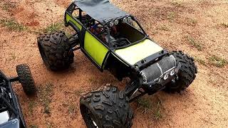 Axial Capra Vs Traxxas Summit \\\\ unfair advantage?