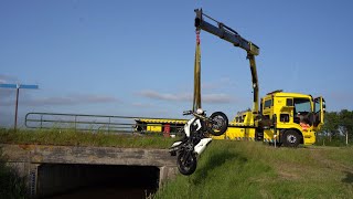 Motorcyclist crashes into water - Haule Netherlands