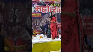 बनारस कवि सम्मेलन- इस खूबसूरत कवियत्री ने लूट ली महफ़िल | Kavi Sammelan Varanasi 2019