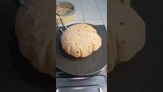 Perfectly fluffy roti #ytshorts #trending #shortsfeed #viral #chapati #motivation #priya'rlifestyle