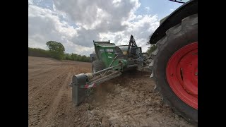 Ramassage des pierre avec cet magnifique Kivipekka rockkipper (moins de ramassage à la main 🤠🚜✔)