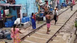 Daya basti New Delhi ||🔥Delhi ka khatarnak railway track 🙄🙄