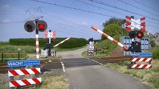 Spoorwegovergang Krabbendijke // Dutch railroad crossing