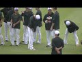 ジャイアンツ秋季練習 開始直前 坂本勇人 中田翔 秋広優人が仲良く会話練習初日ジャイアンツ球場2023年10月14日