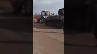 В Украине трактористы угоняют военную технику🔥#shorts