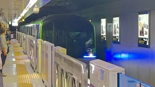 東京モノレール10000形10061編成回送　羽田空港第1ターミナル駅通過