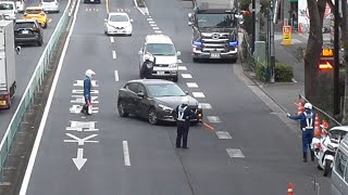 前編では無能と言われた警官たちが決死の覚悟で違反車を止める！この短時間で捕まえた台数はなんと...