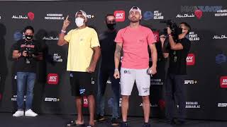 Edson Barboza, Makwan Amirkhani bow during faceoff | UFC on ESPN+ 37 staredown