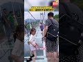 父女倆走高空玻璃棧道，女兒壹副恨鐵不成鋼的樣子。 新聞 真實事件 shorts