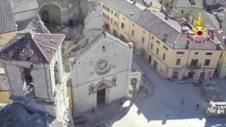 Powerful Earthquake Destroys Historic Basilica in Norcia 02